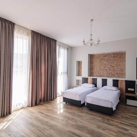 Wine Rock Hotel Тбилиси Экстерьер фото