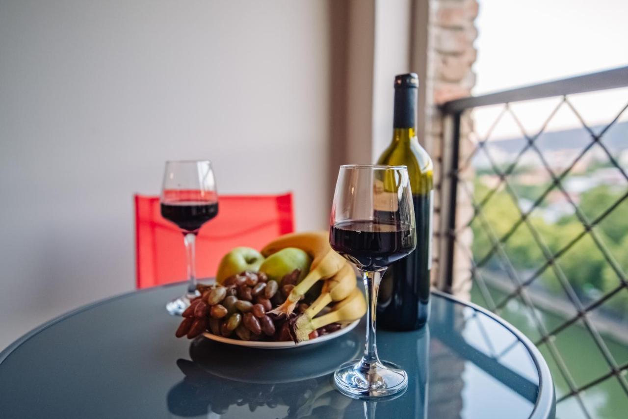 Wine Rock Hotel Тбилиси Экстерьер фото