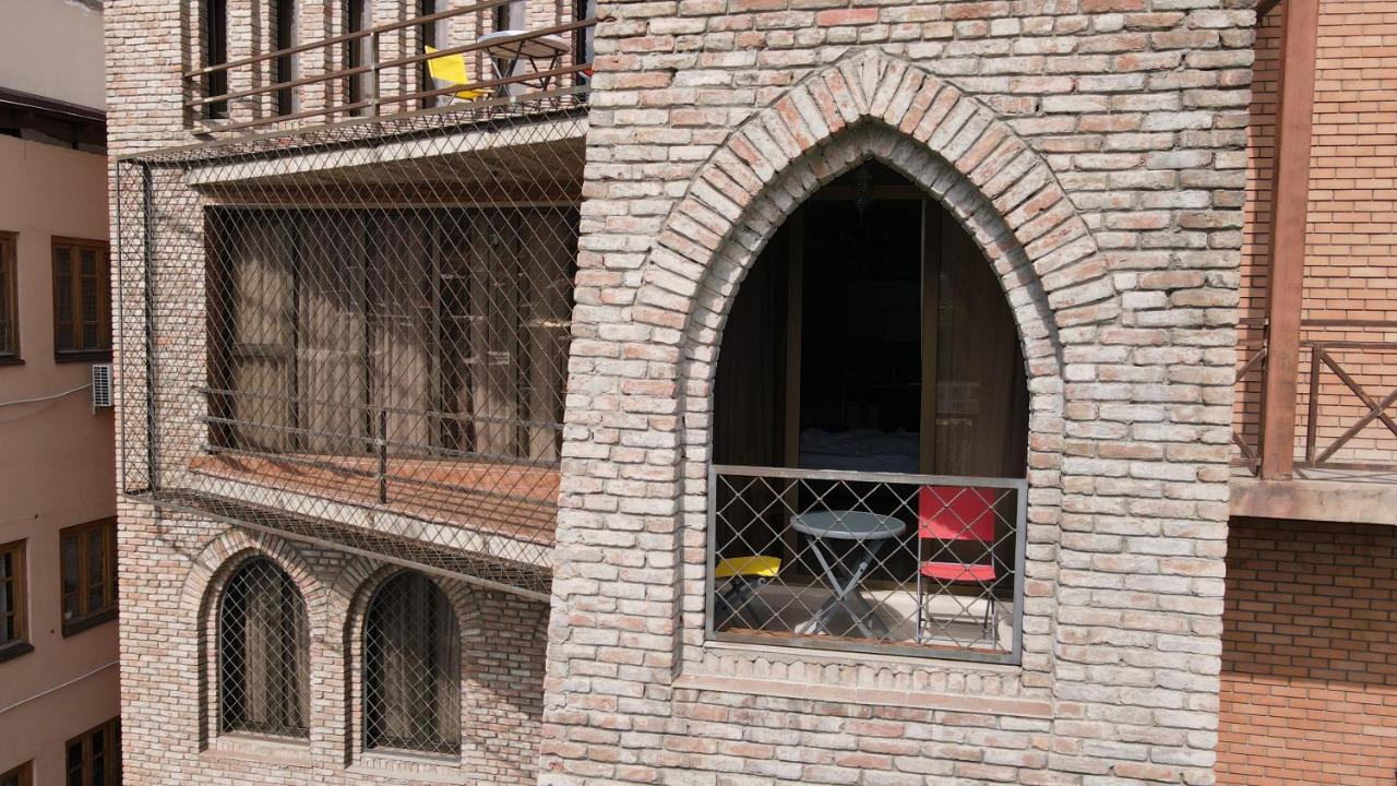 Wine Rock Hotel Тбилиси Экстерьер фото