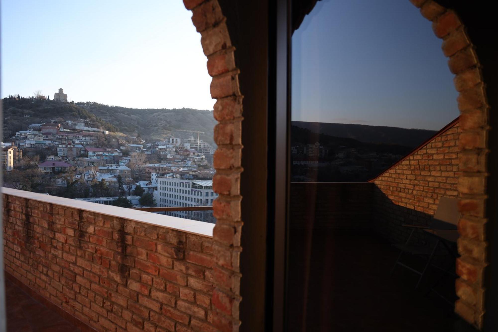 Wine Rock Hotel Тбилиси Экстерьер фото
